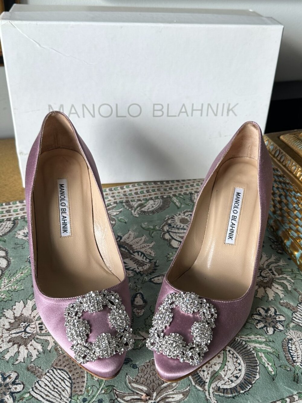Manolo Blahnik Hangisi 105 Light Pink Satin Pumps 36